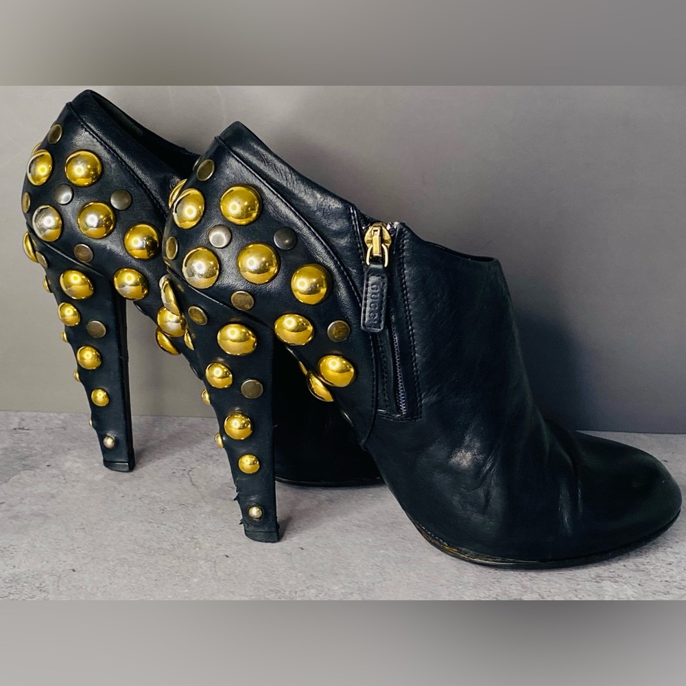 Gucci Babouska Studded Ankle Boots (Size 39)   Black leather with Gold Studs - Picture 5 of 15